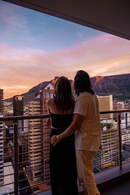 קייפטאון "Lykke On Bree" - Unique Apartment With Stunning Table Mountain Views מראה חיצוני תמונה