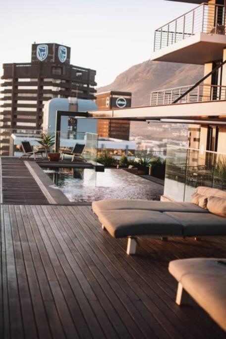 קייפטאון "Lykke On Bree" - Unique Apartment With Stunning Table Mountain Views מראה חיצוני תמונה